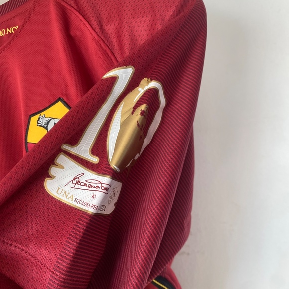 Nike L AS Roma 2016-17 Totti with Patch Jersey - Picture 5 of 13
